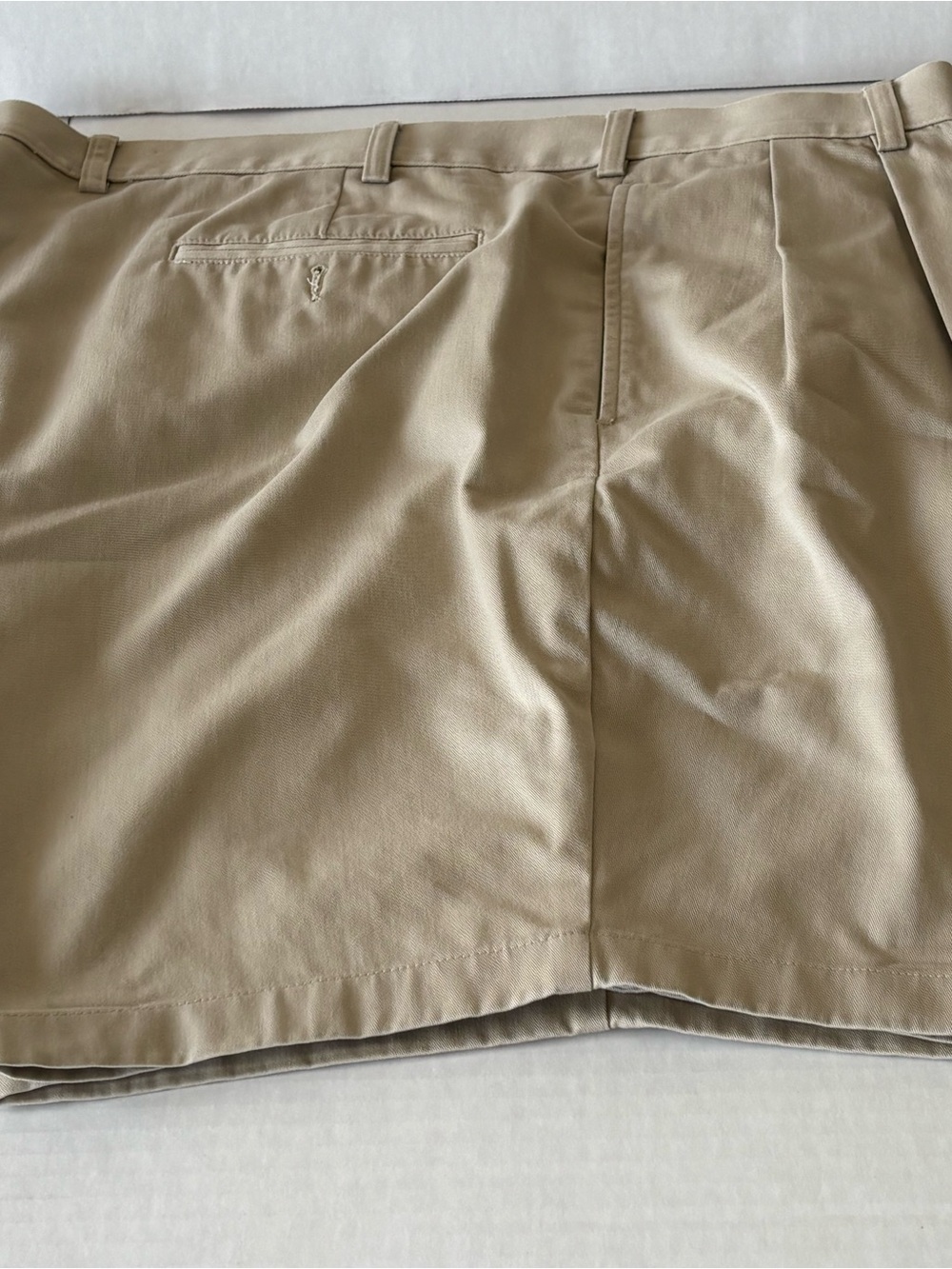 Jos. A. Bank Tan Men's Shorts 46 Waist in good condition great for golf.